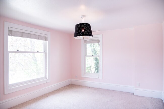 Building Photo - 145 E 300 S