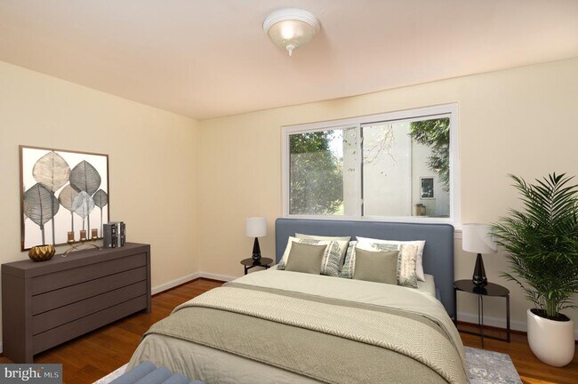 Building Photo - 6221 Walhonding Rd