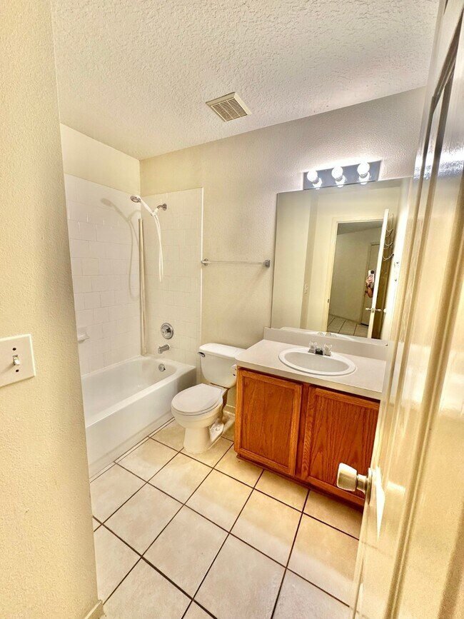 Building Photo - 18214 Wren Dale Ln