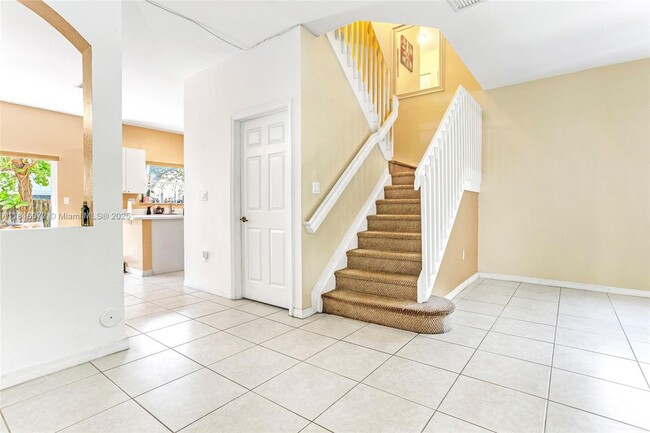 Building Photo - 14070 SW 50th Ct