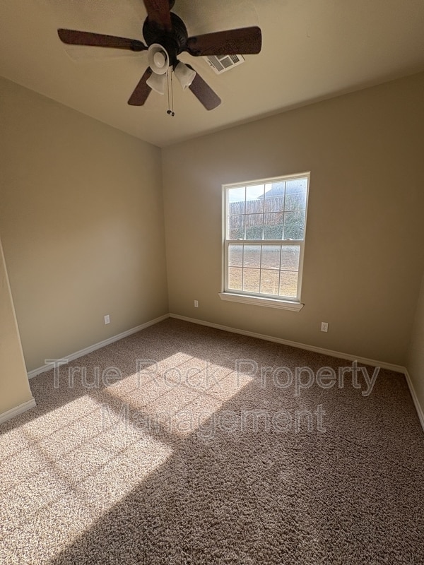 Building Photo - 817 Cypress Dr