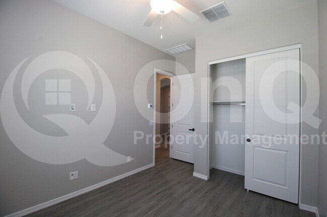 Building Photo - 4245 E Bernice St