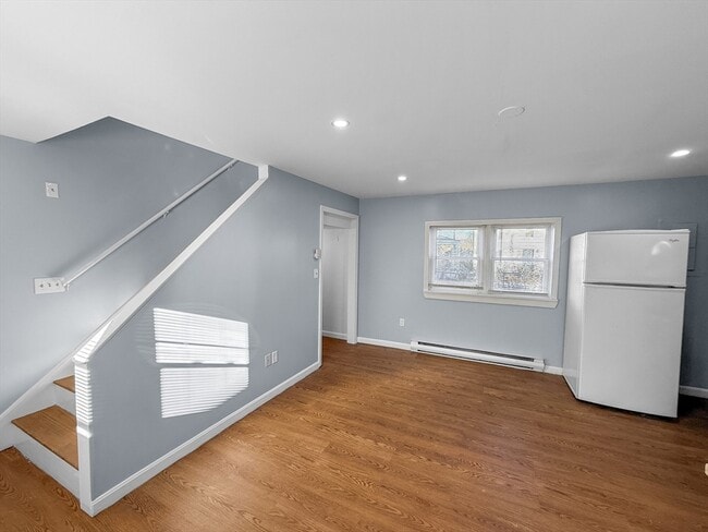 Building Photo - 2 North St