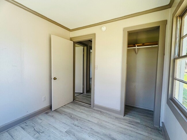 Building Photo - Convenient and Comfy home in Franklinton