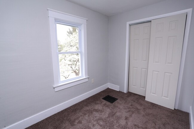 Building Photo - 402 N 8th St