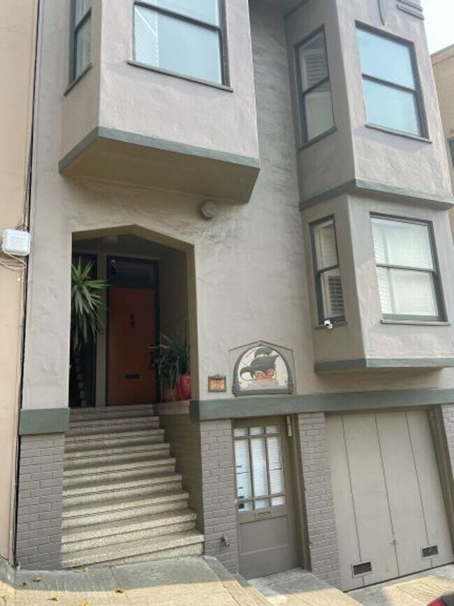 Building Photo - 427-427a Filbert St
