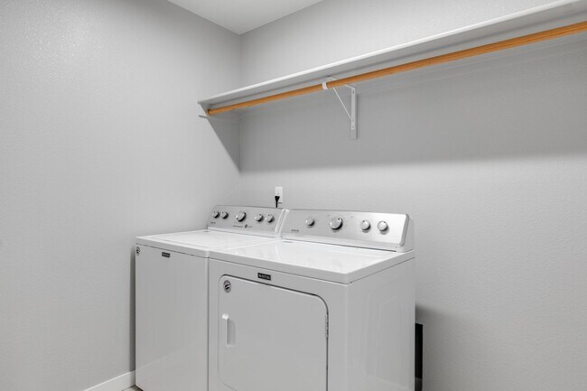 Building Photo - Modern 4-Bedroom Home in Meridian – Spacious Layout + Great Location