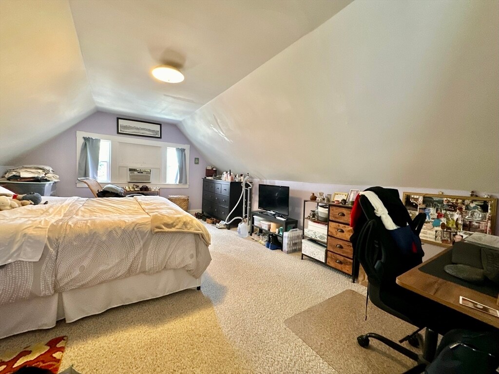 Building Photo - 512 Centre St