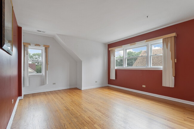 Building Photo - 2102 N Nagle Ave