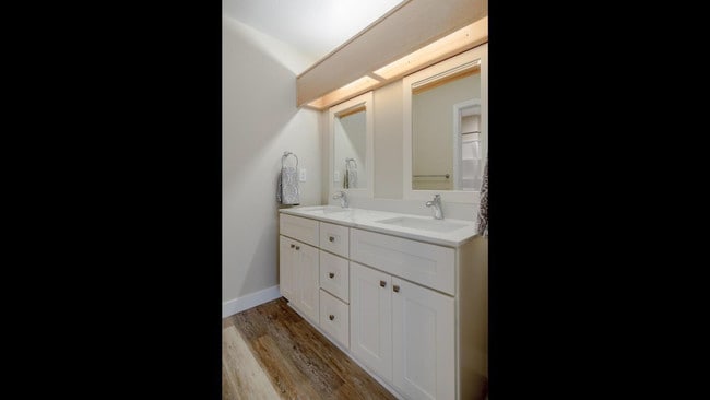 Building Photo - 3121 Woods Cir