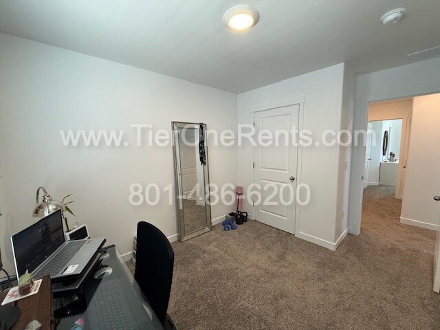 Building Photo - NO DEPOSIT option available for qualified ...