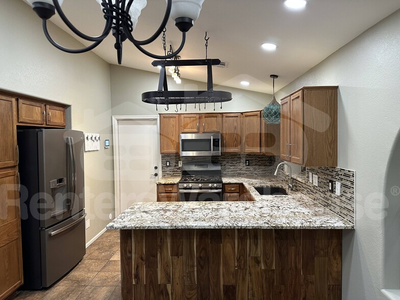 Building Photo - 1151 N 159th Dr