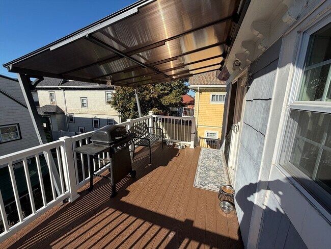 Building Photo - 15 Moore St