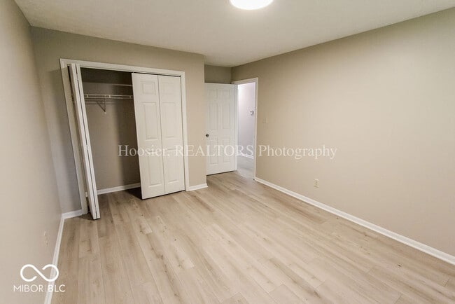 Building Photo - 14610 Village Park E Dr