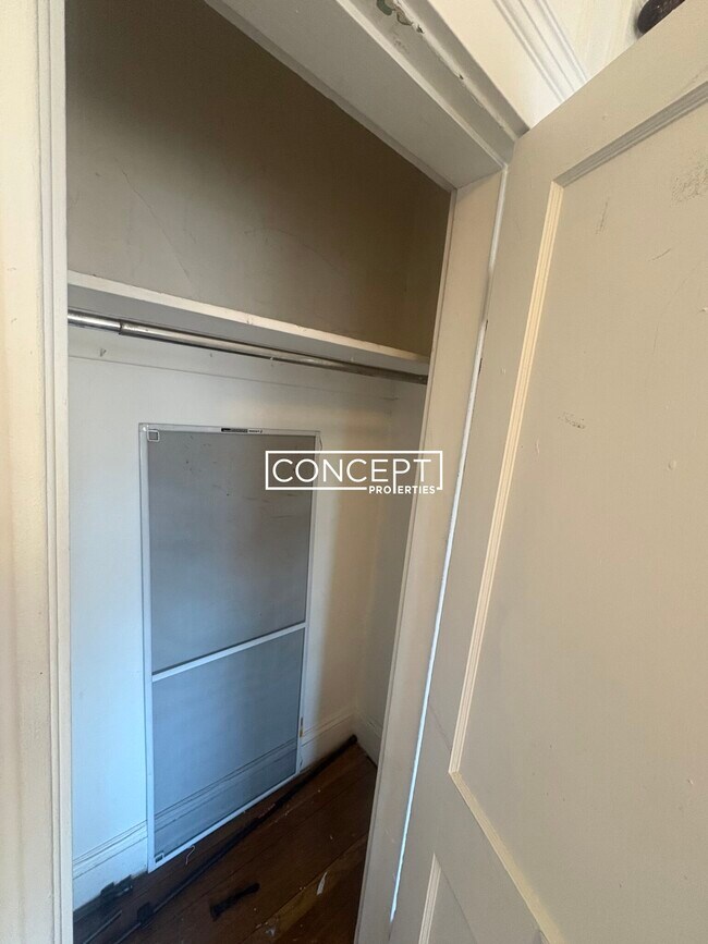 Building Photo - 7 James St