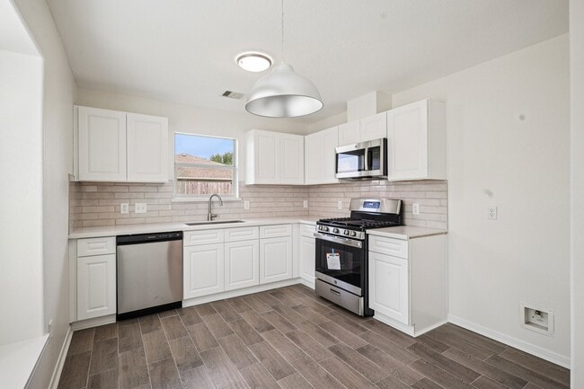 Building Photo - 11926 Panay Dr