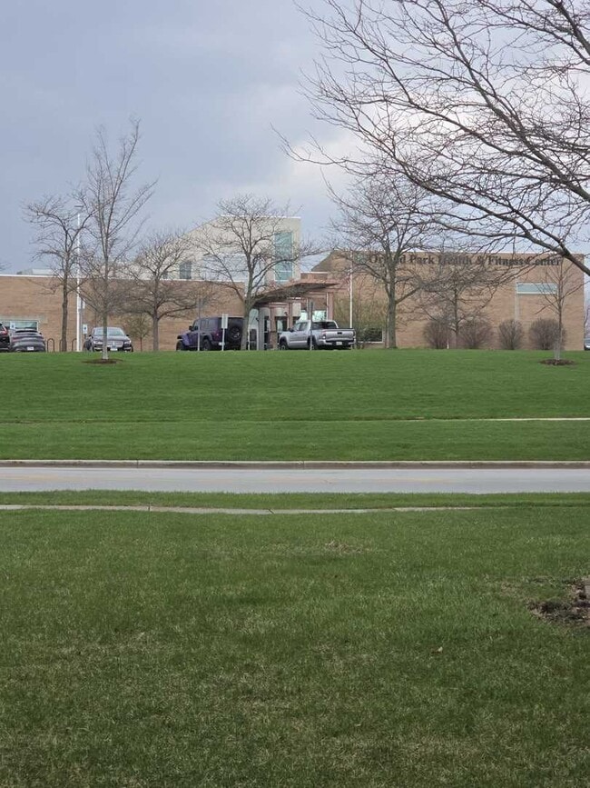 Building Photo - 9950 Treetop Dr