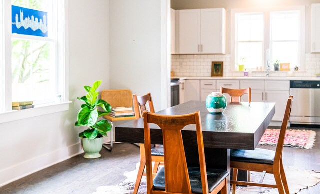 Building Photo - 509 Rosedale Ave E