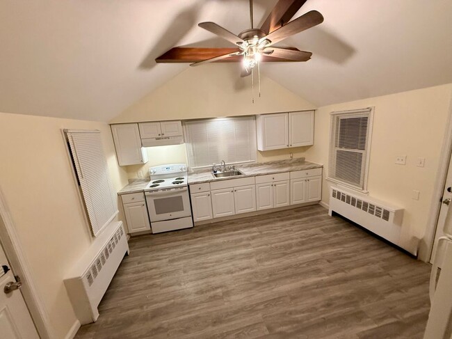 Building Photo - 203 Berkshire Dr