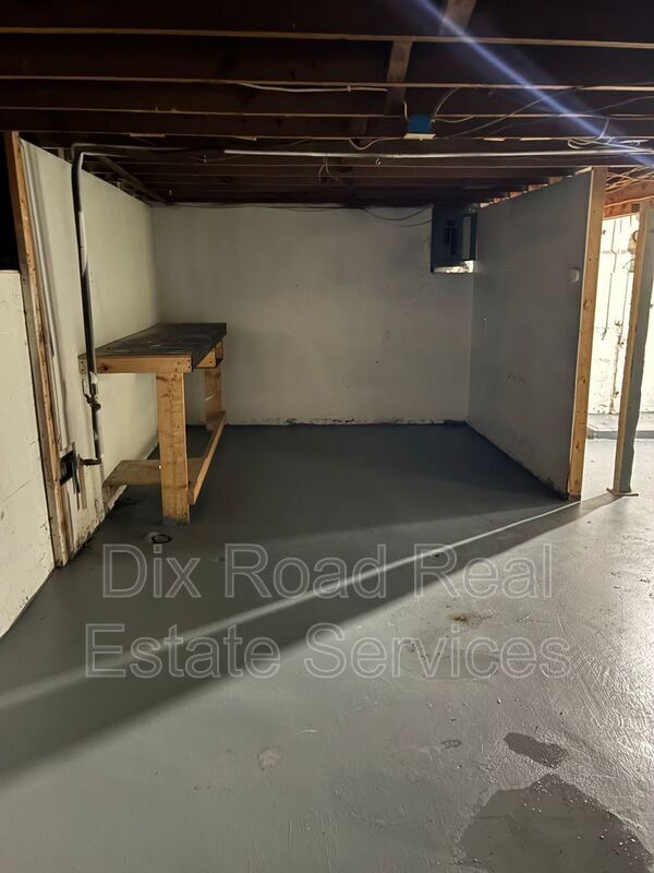 Building Photo - 2217 Winton St