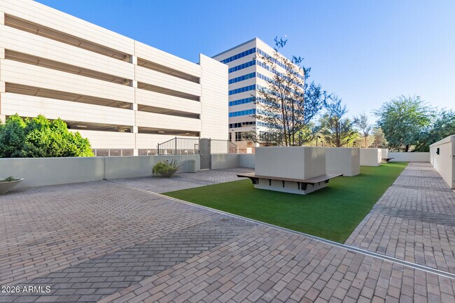 Building Photo - 2211 E Camelback Rd