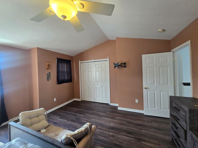Building Photo - 7565 Stephen Dr