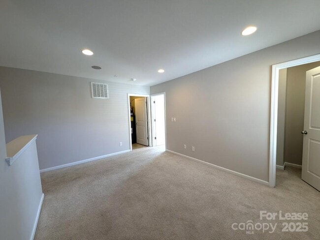 Building Photo - 10814 Derryrush Ave