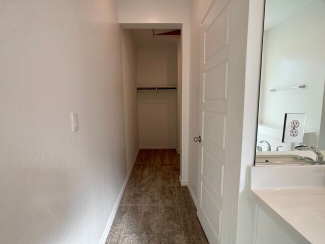 Building Photo - LOVELY TOWNHOUSE FOR RENT - GATED 3 BED 3 ...