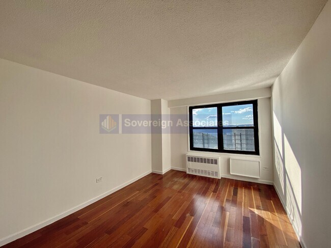 Building Photo - 150 West 225th Street
