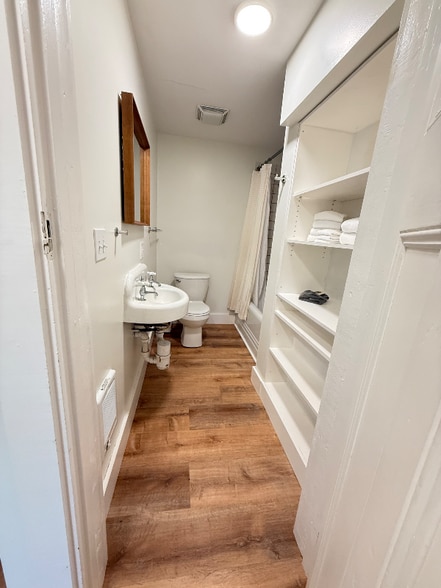 Building Photo - 74 Battle Ave