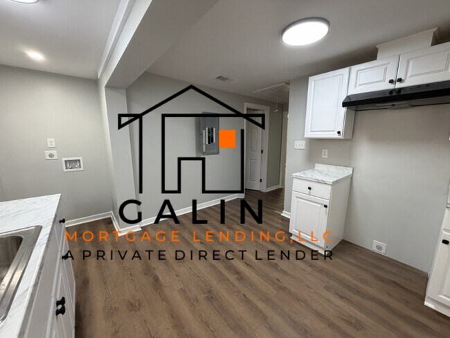 Building Photo - 602 W 61st St