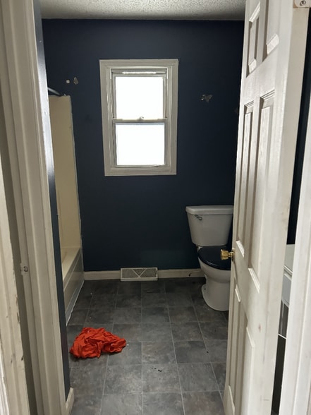 Building Photo - 1779 E Hickory St