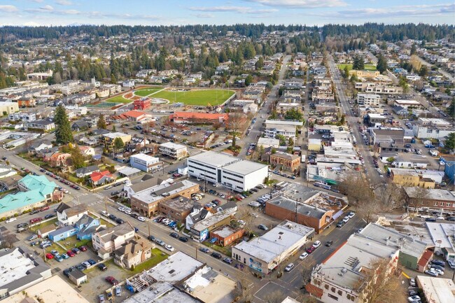 Building Photo - 120 4th Ave N