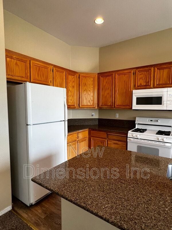 Building Photo - 1675 Brentford Way