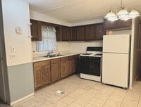 Building Photo - 1360 E Commercial St