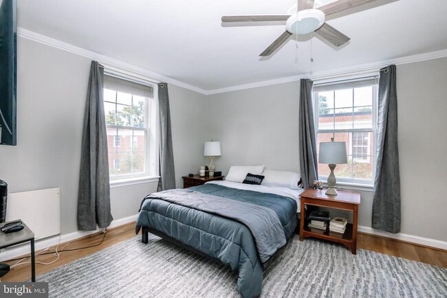 Building Photo - 26 S Old Glebe Rd