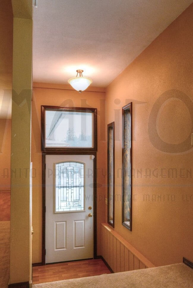 Building Photo - **COMING SOON** Spacious Wandermere Area Home