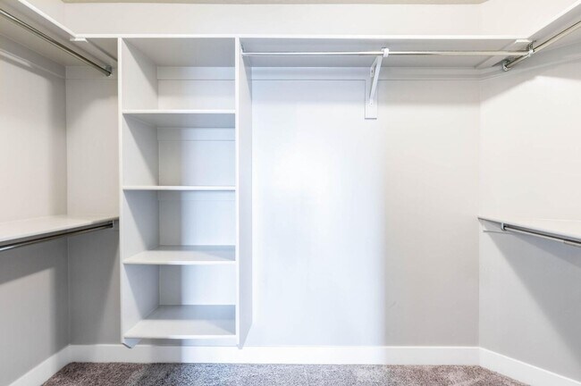Building Photo - Bright and Charming Townhome Nestled in th...