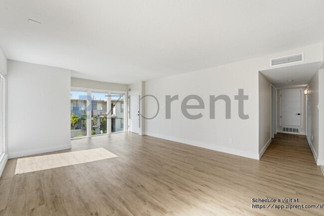 Building Photo - 4142 E Calle Redonda