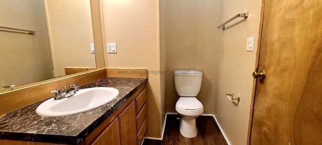 Building Photo - Discover this Recently Upgraded 3 Bed 2 Ba...