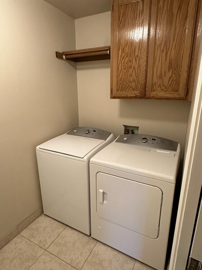 Building Photo - 1622 S Peppertree Ct