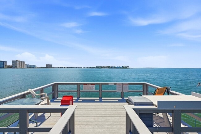 Building Photo - 6105 Palma Del Mar Blvd S