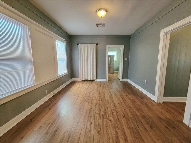 Building Photo - 2811 Chenevert St