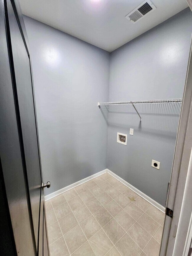Building Photo - 884 Hayes Point Cir