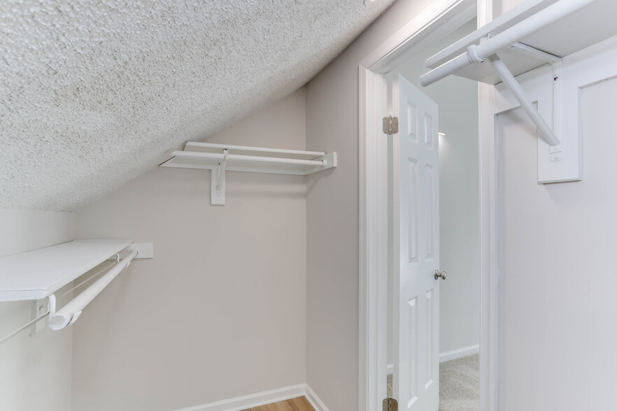 2nd Floor Additional Closet (1) - 1553 Penrose Arch