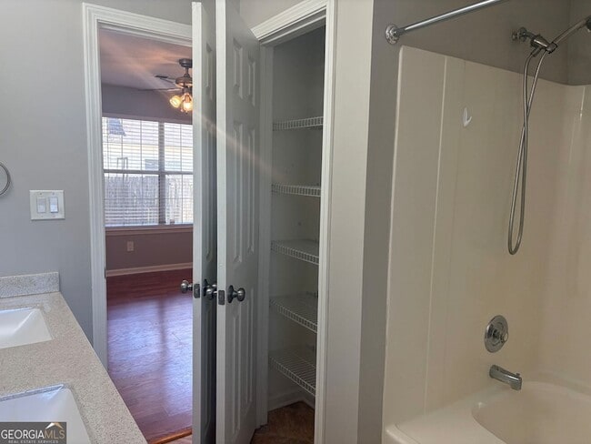 Building Photo - 304 Everdale