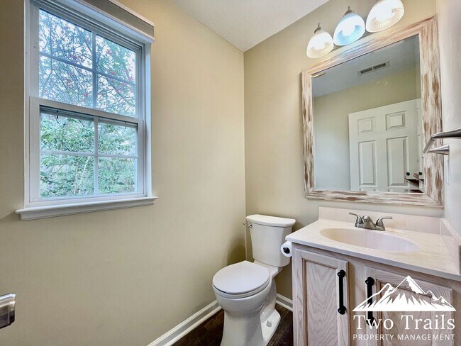Building Photo - 257 Wiltshire Cir
