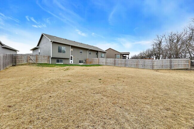 Building Photo - 2216 Quivira Cir