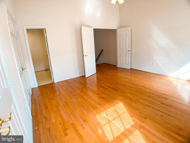 Building Photo - 6984 Cromarty Dr