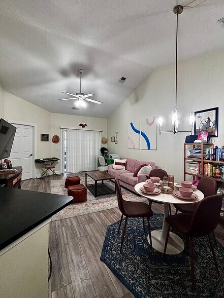 Building Photo - 111 Fountain Pointe Ln